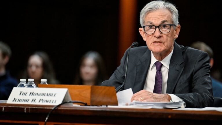 Powell squashes the possibility that the Fed will develop its own digital currency newsthirst.