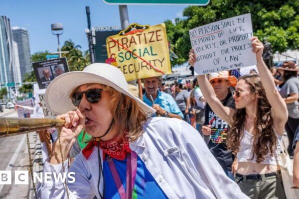 Thousands across the US protest Trump, again newsthirst.